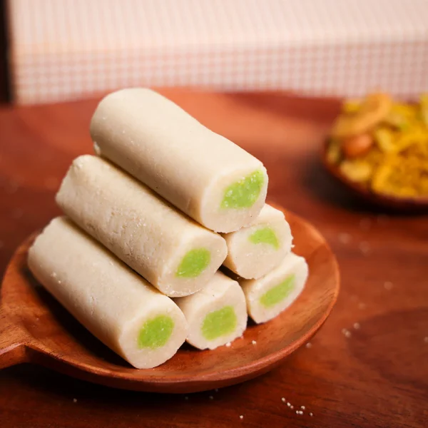 Kaju Pista Roll